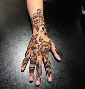 Balloon Twisting img