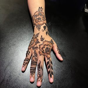 Balloon Twisting img